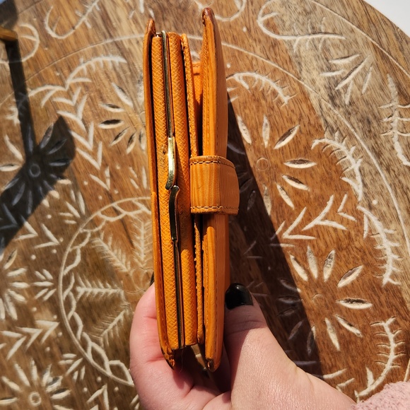 Louis Vuitton Epi Leather Compact Kisslock Wallet in Orange / Tangerine Color - Picture 9 of 17